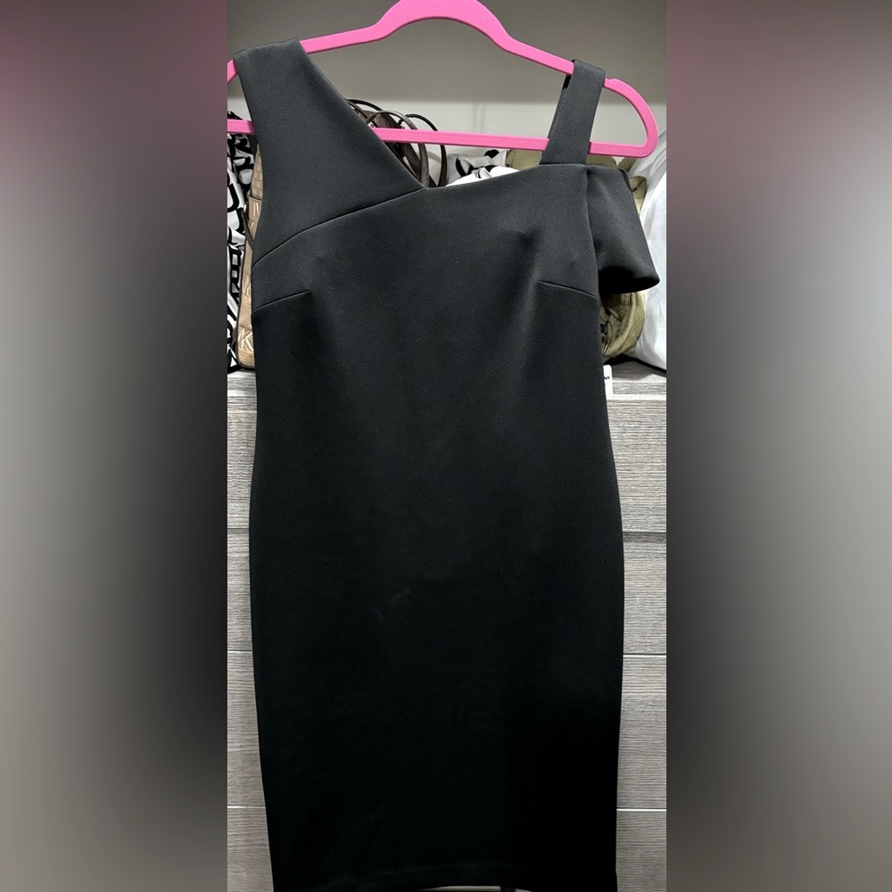 Calvin Klein Cold Shoulder Black Dress. Size: 6
